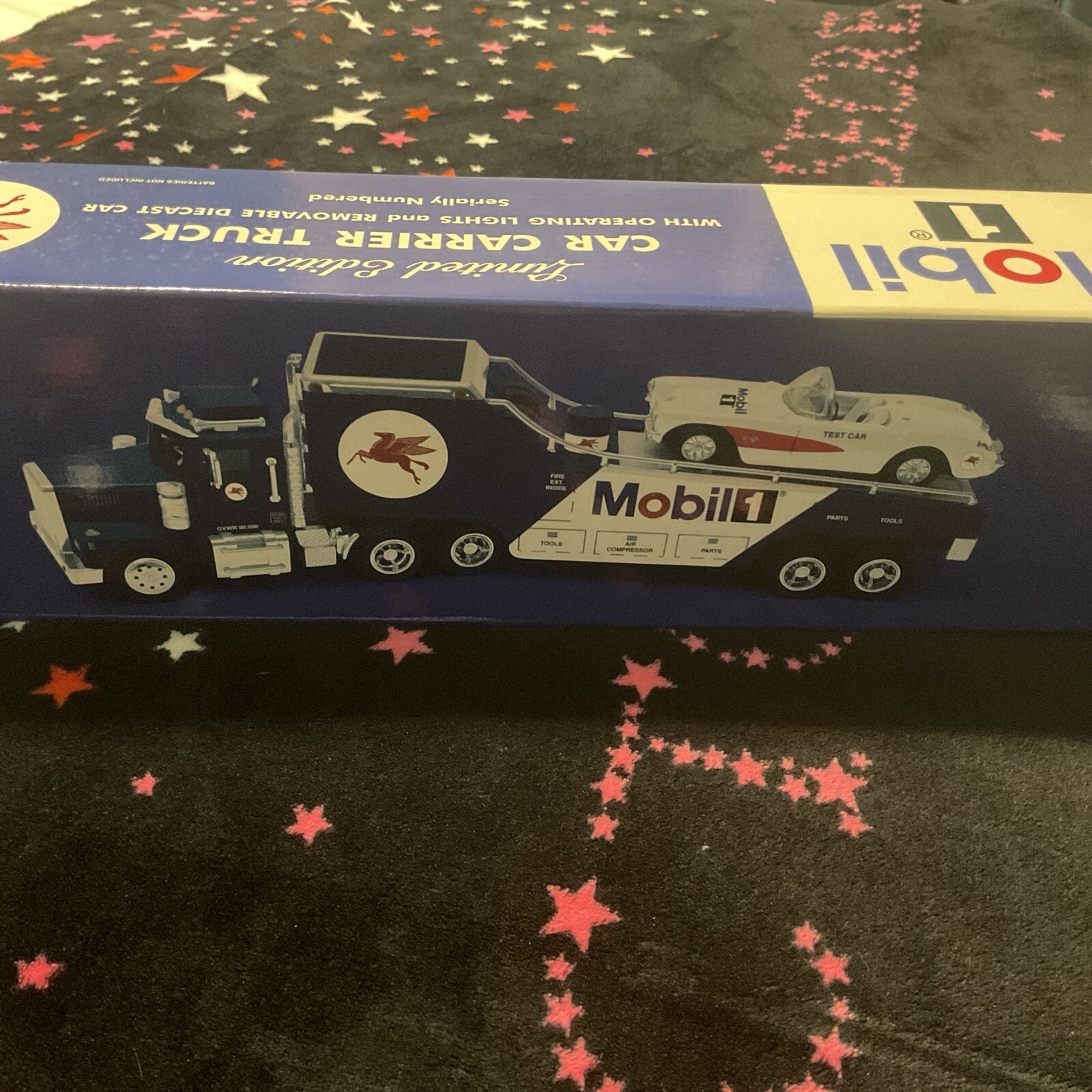 Mobil 1 Car carrier Truck 2000 Credit Card Edition in Original Box w