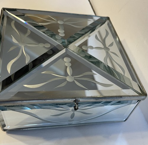 Vintage Carr Etched Dragonfly Glass Jewelry Box 5"x 5” Mirrored Trinket Box - Picture 6 of 9