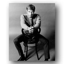 James Coburn actor striking look B&W 8x10 Photo