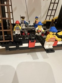 LEGO Pirates 6285 Black Seas Barracuda Dark Shark 100% complete set