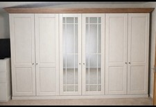 Kleiderschrank