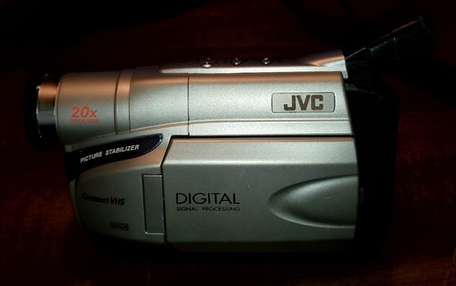 JVC GR-AXM18U Silver VHS Camcorder W/ Carry Bag Selling As Is For Parts Or Fix - Picture 2 of 14