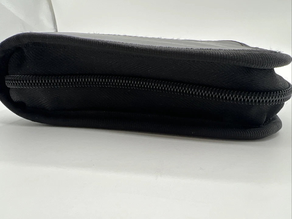 Case Logic 28 CD DVD Discs Wallet Carrying Travel Zipper Vintage Binder Storage - Image 3 of 4