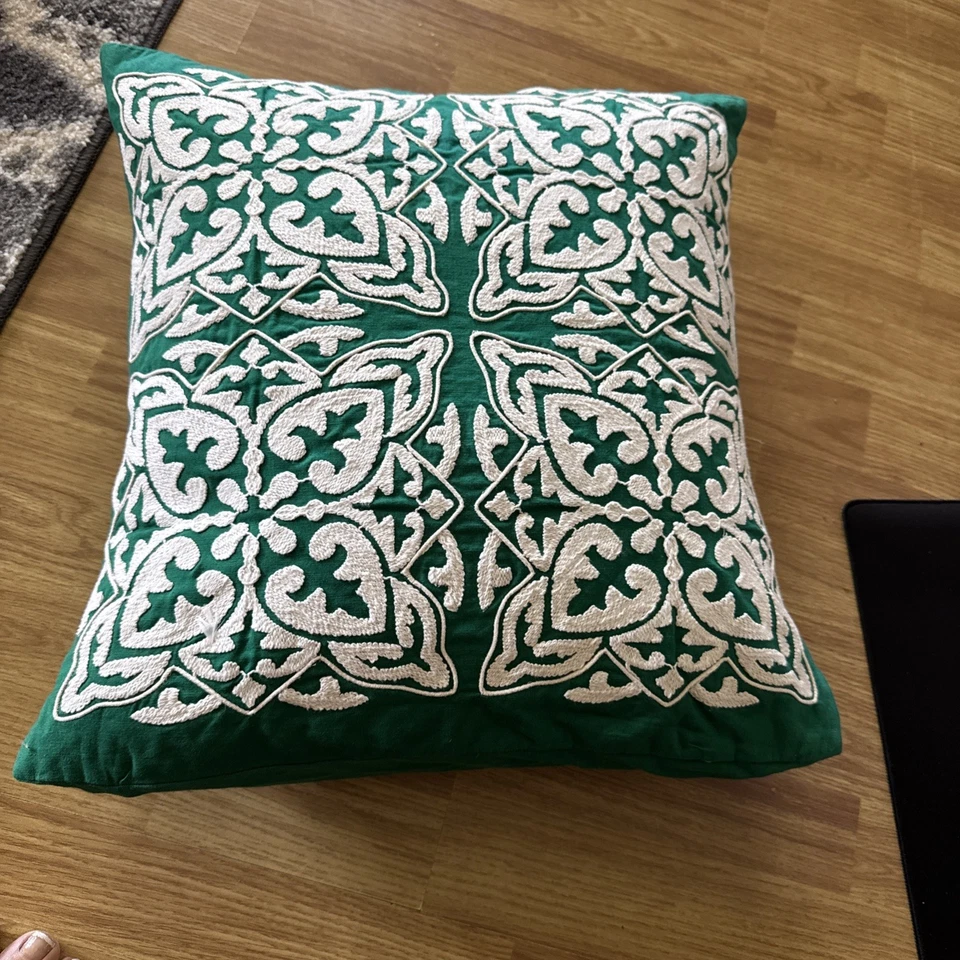 Funda de almohada decorativa Pottery Barn Pickstitch 18x18 verde Foto 2 de 4