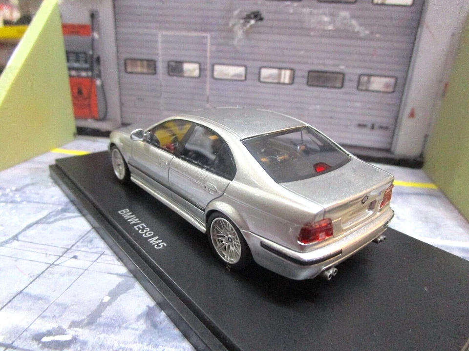 BMW 5er Reihe E39 M5 Limosuine silber met 2002 NEO 49583 Resin SP 1:43 - Bild 3 von 4