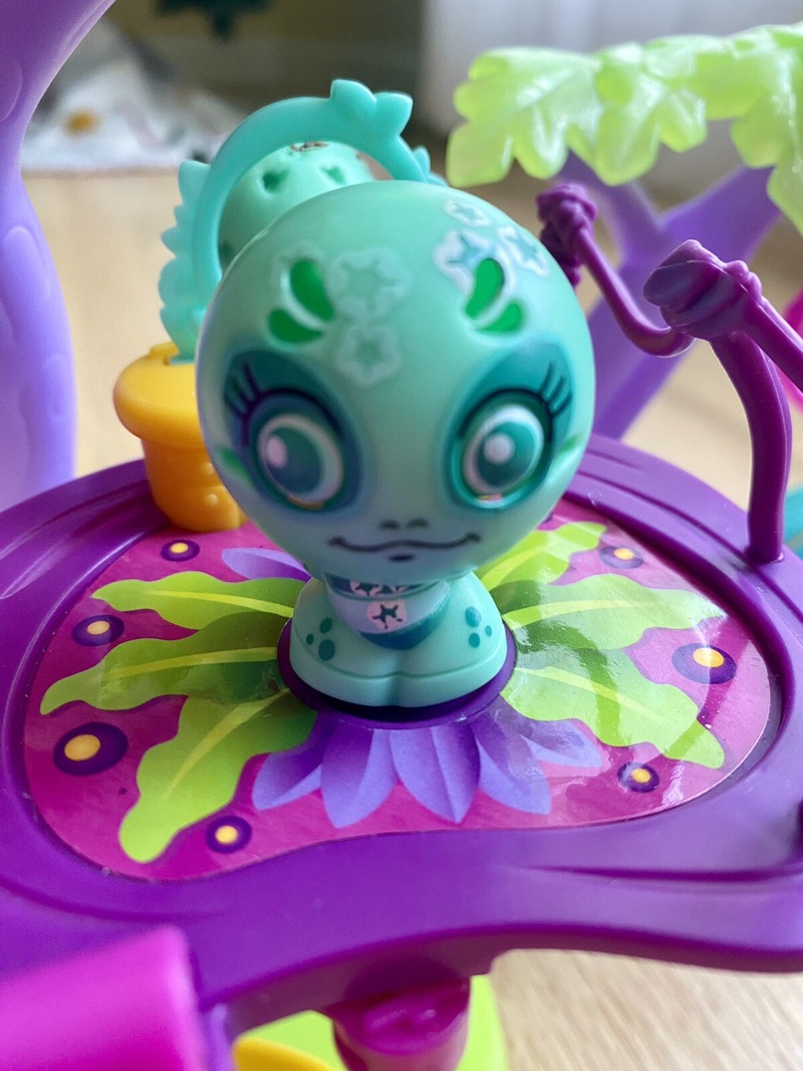 sowoozooセット Zoobles Razoo's Treehouse Playset By Spin Master With Razoo
