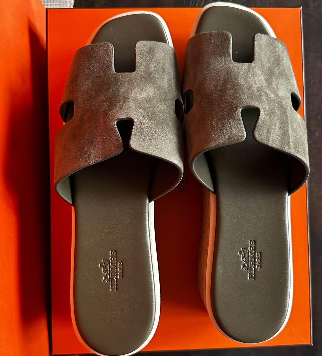 Hermes Eze 30 Sandal, Suede Vert Toundra, Size 41, New with  🤎Hermes Eze 30 🤎 great Like New condition sandal main image 0