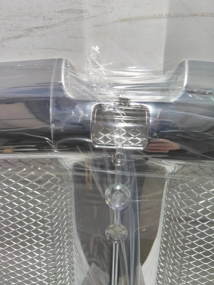 Rejilla cromada Kenworth T660 con pantalla de insectos FLTGKWFA (L29-1053-100) Foto 2 de 3