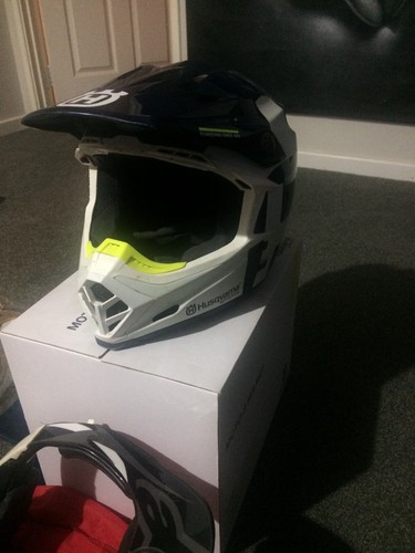 Bell Husqvarna helmet, Husqvarna goggles, Husqvarna gloves 30 hours use - Picture 2 of 4