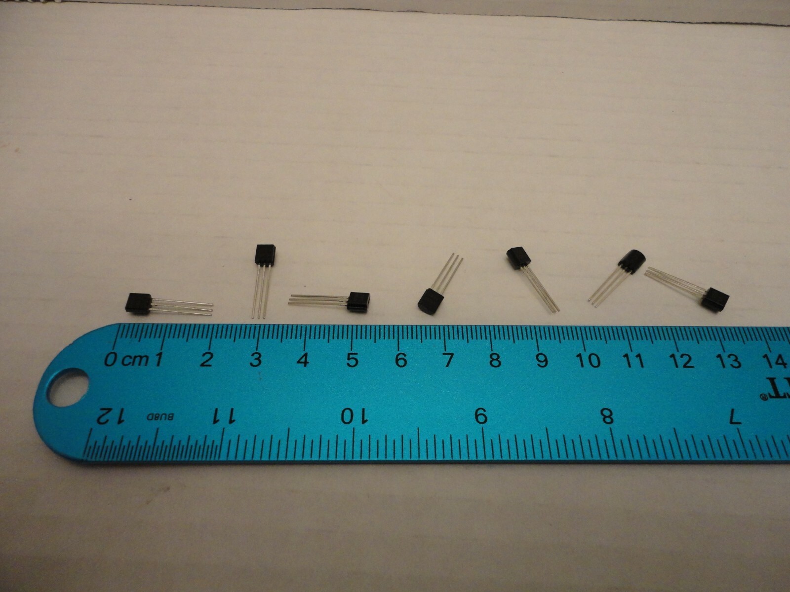 10 Pcs x C1815 TO-92 Transistor Electronic Chip Triode Three Pins Pack ...