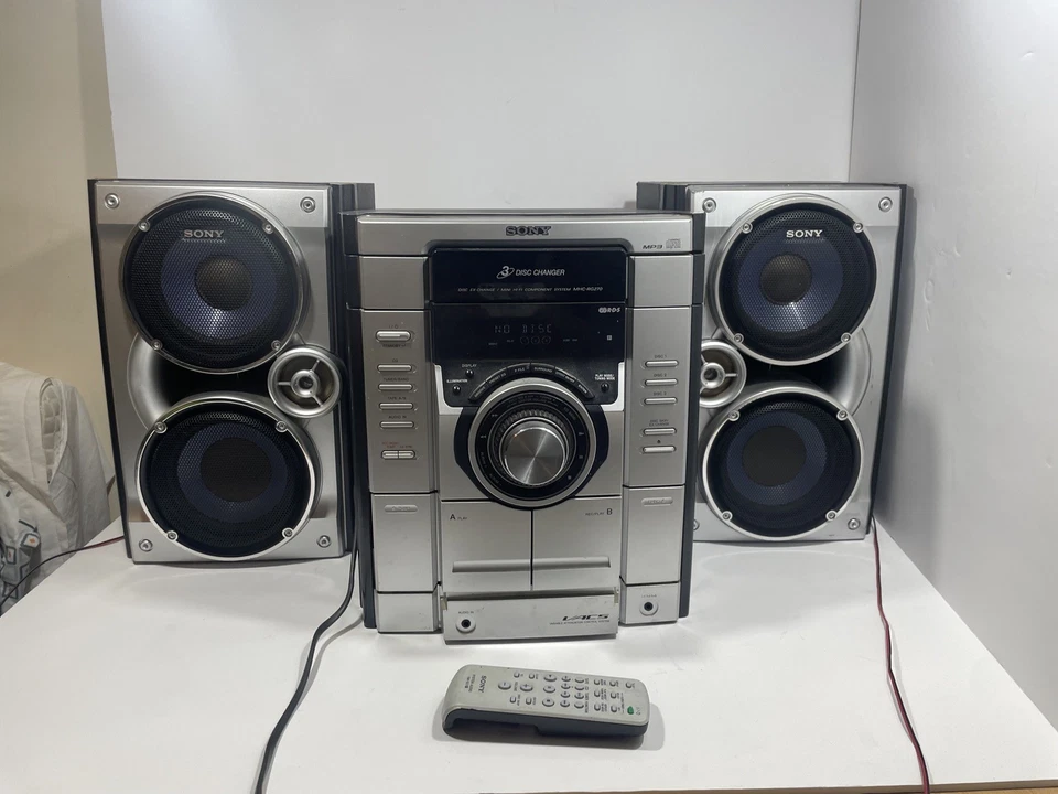 Sony MHC HCD-RG270 HiFi System Music 3 CD MP3 Cassette Tape Stereo + Speakers - Image 2 of 4