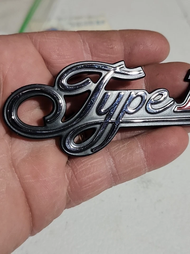 NOS 1974-1980 CHEVROLET CAMARO STICK ON ROOF PANEL EMBLEM - Image 2 of 4