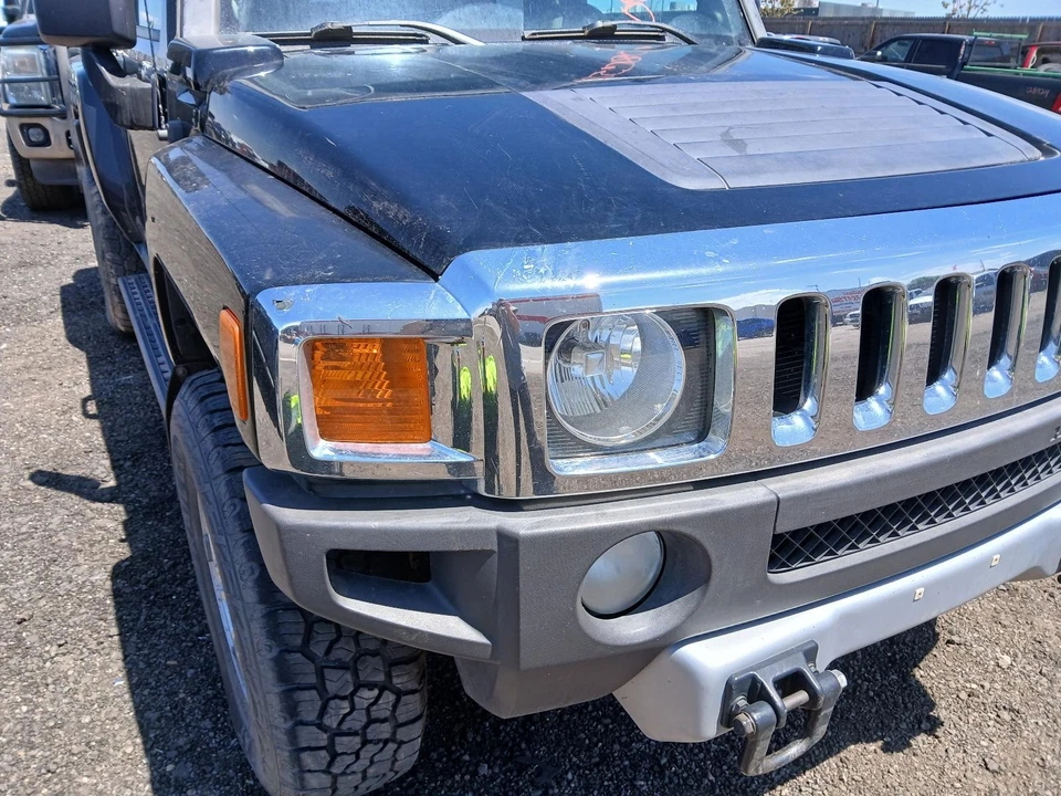 Used Upper Grille fits: 2008 Hummer H3 radiator upper headlamps chrome Upper Gra Foto 2 de 4