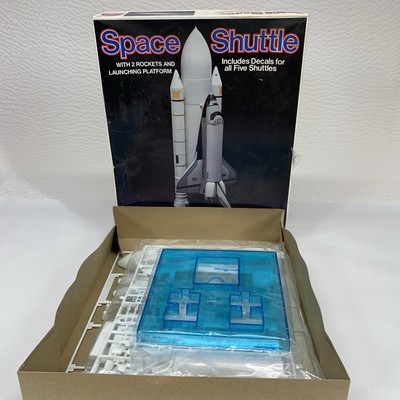 Anmark Space Shuttle 1/144 Plastic Model Kit No. 8529 w/Decals and Instructions