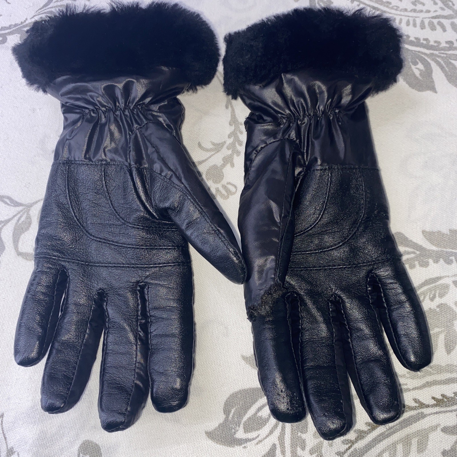 UGG All Weather Touchscreen Compatible Quilted Pe… - image 2