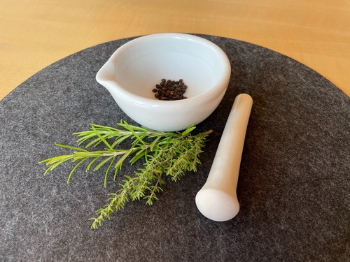Mörser mit Stößel und Ausgießer Porzellan Durchmesser 11cm Gratis Versand - Bild 3 von 4