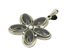 NAVAJO 925 Sterling Silver  Vintage Black Onyx Flower Motif Pendant  PT14898