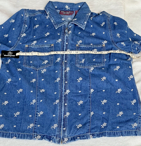 Camicia blusa denim & co blu denim ricamato floreale zip taglia media tasche - Foto 2 di 10