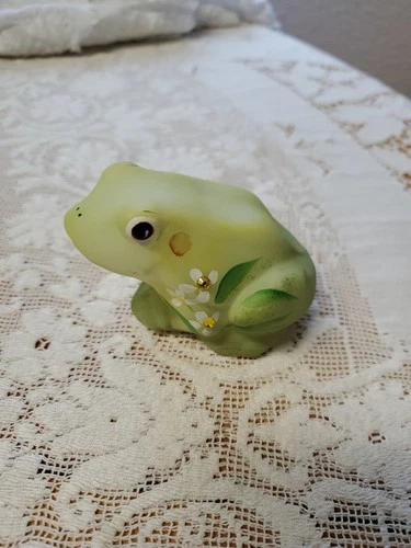Fenton Green Satin  Glass Frog Figurine Hand Painted Flowers Signed 5274 C6
