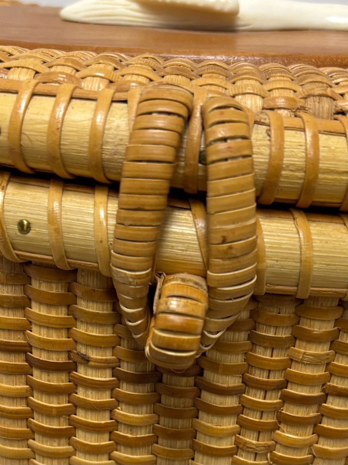 VTG Signed Kai O'Connell  1999 Nantucket Basket Purse w/Whale, Leather Strap