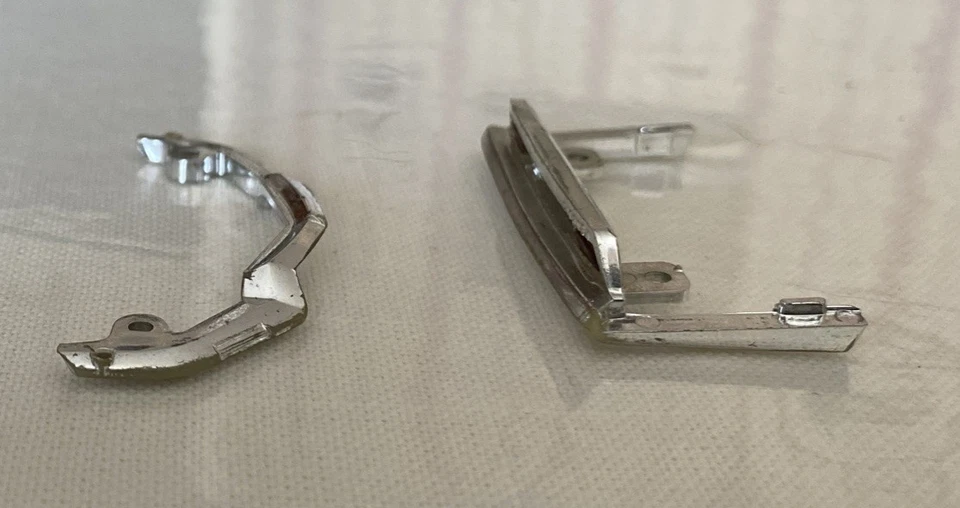 DINKY TOYS #1435 CITROEN DS PRESIDENTIELLE PARE CHOCS AVANT & ARRIÈRE SCALE 1/43 - Photo 3/4