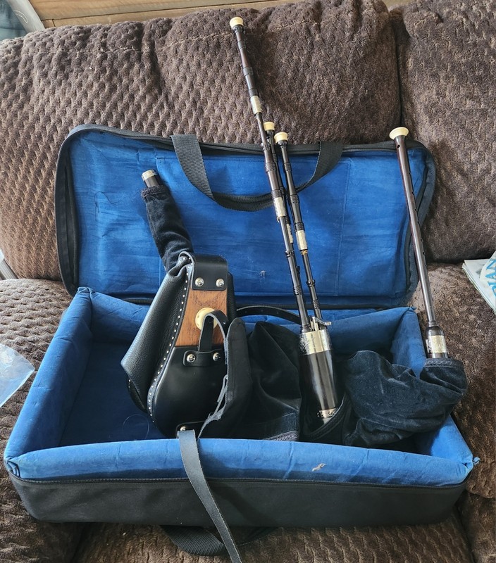 McCallum Small Pipes Bagpipes Bellows Blown