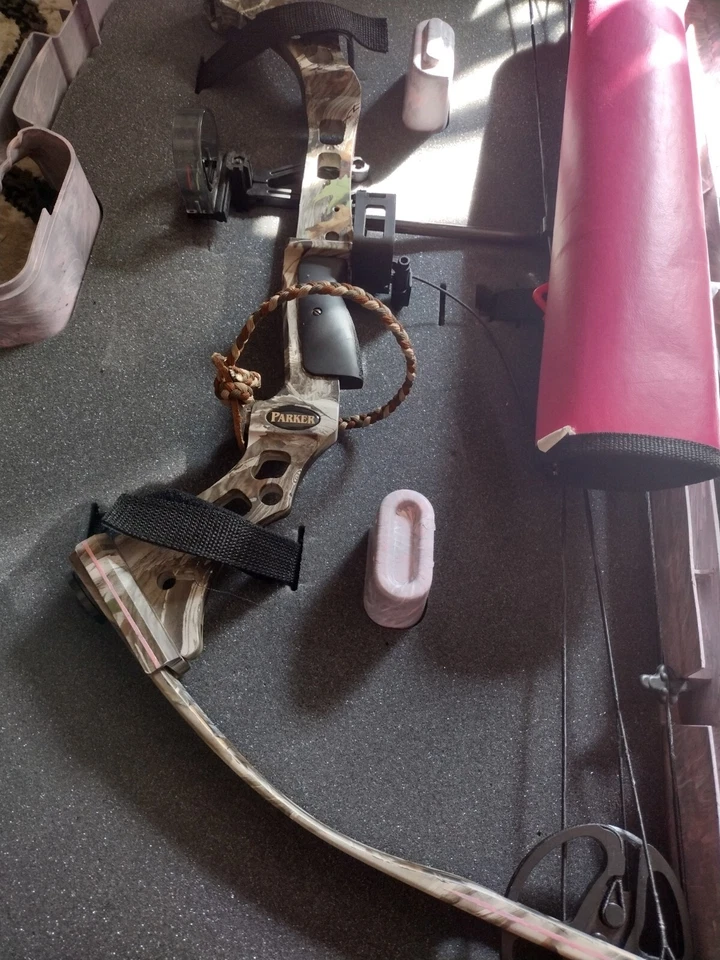 Parker Sidekick XP - RH - 20-29 Pounds - 18-28" Draw Length *USED* - Image 2 of 4