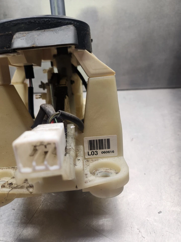 Palanca de cambios de transmisión automática Hyundai Accent 2006-2011 OEM 46720-1G000 Foto 2 de 4