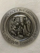 1977 VINTAGE HUDSON FINE PEWTER CHRISTMAS PLATE "PEACE ON EARTH"