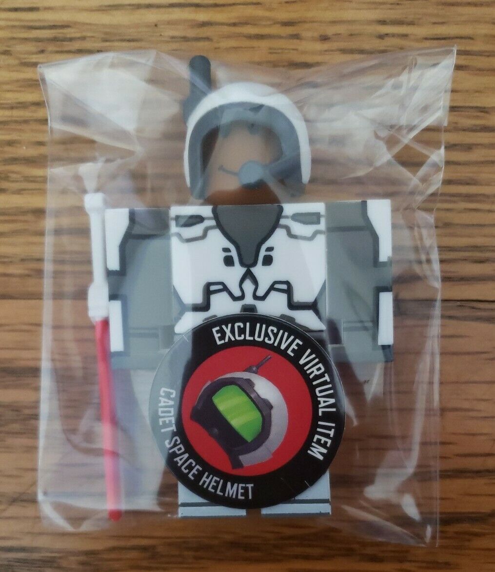 ROBLOX SERIES 11 SPACE TROOPER WITH CADET SPACE HELMET UNUSED