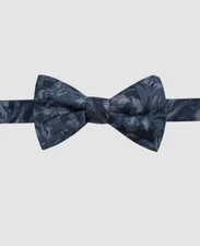 $50 Ryan Seacrest Distinction Men's Blue Floral Pre Tied Silk Bianca Bow Tie