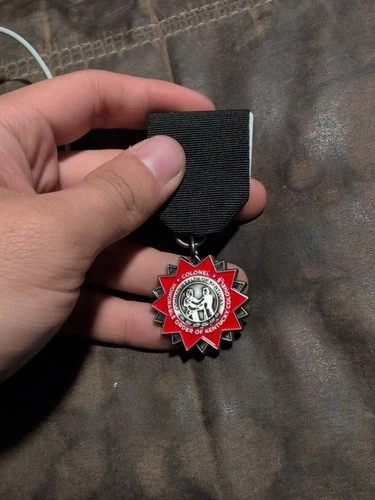 2022 Honorable Order Of Kentucky Distinction Medal Colonels Pin Lapel Blue