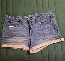Universal Thread Women's Blue Denim Cuffed Shorts 5-Pocket Button Zip Size 18/34