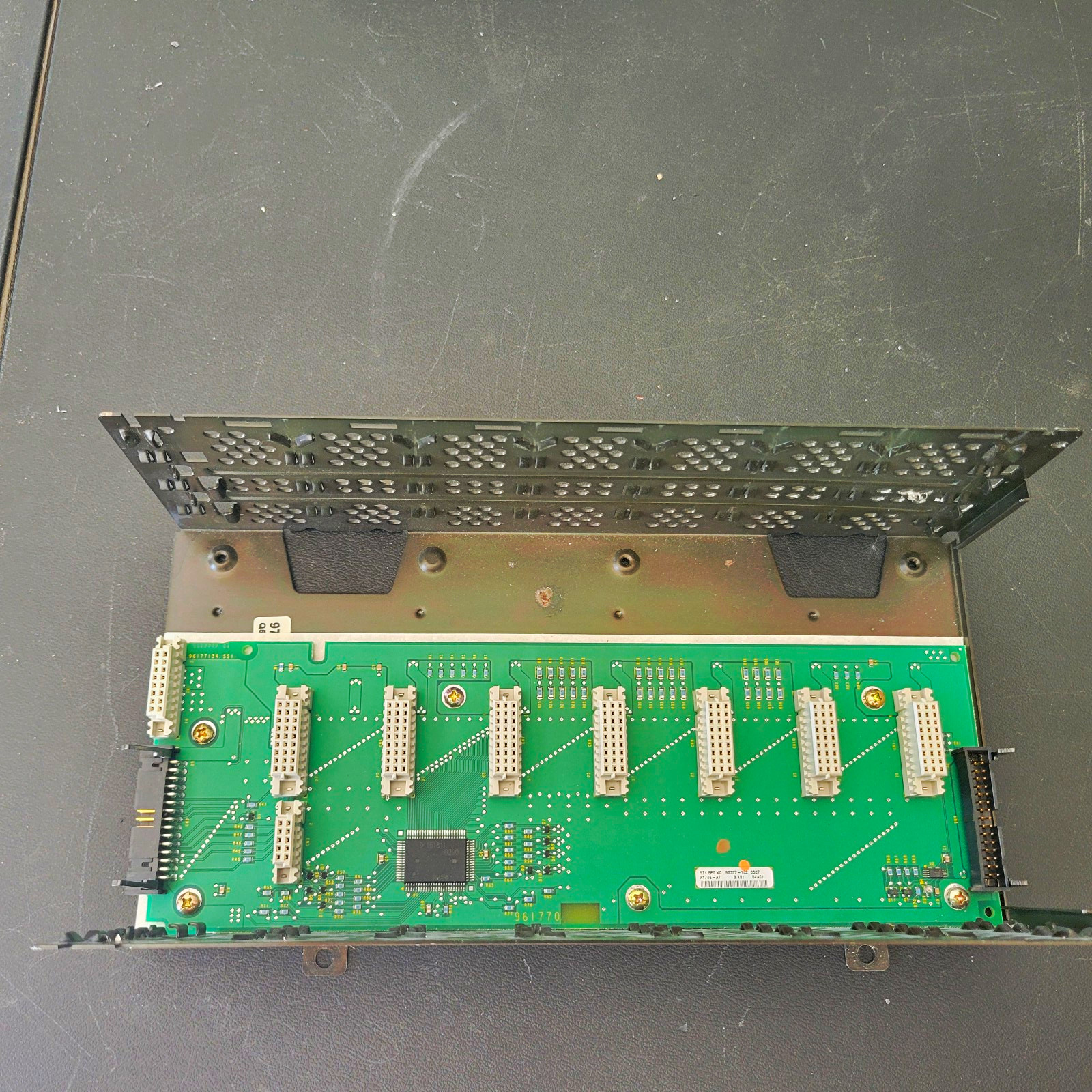 Allen Bradley 1746-A7 Slc 500 7-slot Chassis Rack Module Series B