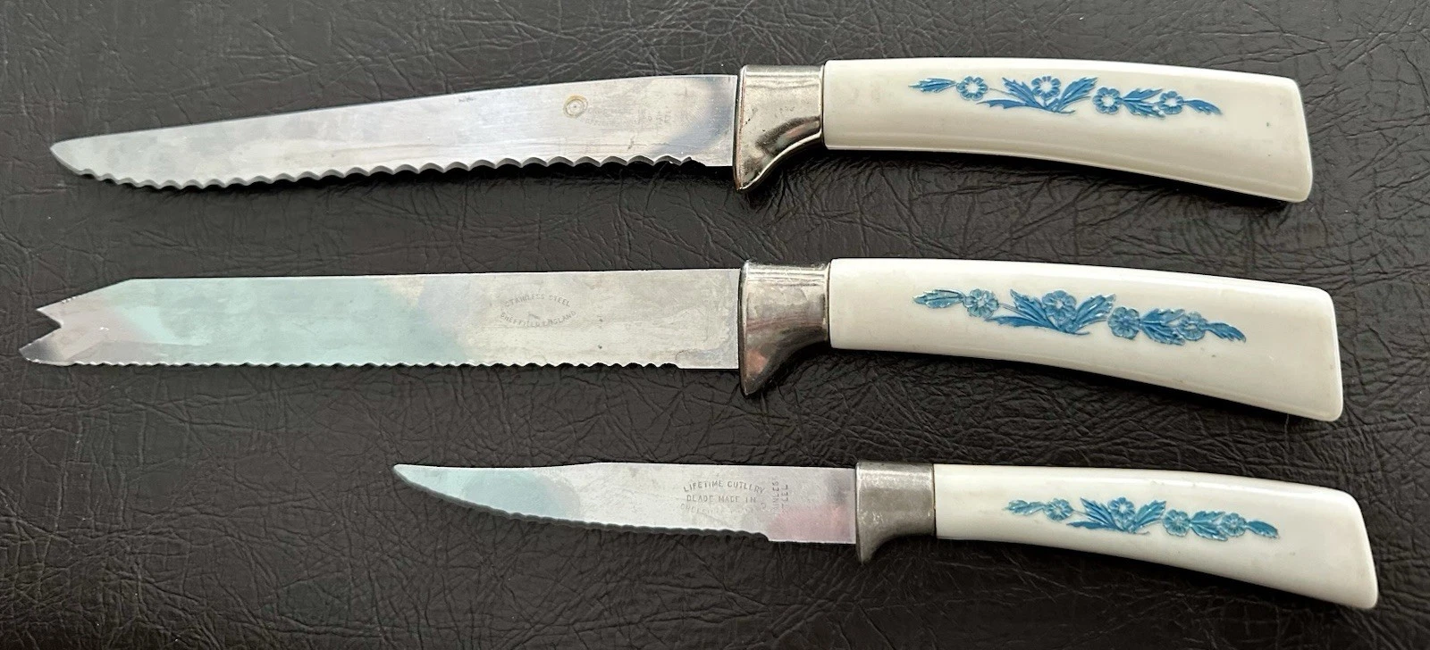 (3) Vintage Lifetime Cutlery Blue Cornflower Knives: Steak Bread Serrated