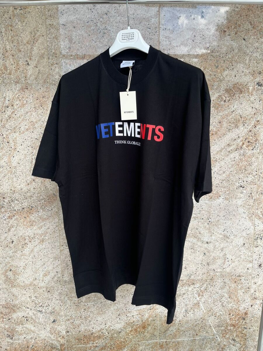 Vetements , France Think Globally Logo T-Shirt SS in Black Vetements , France Think Globally Logo T-Shirt SS in Black
