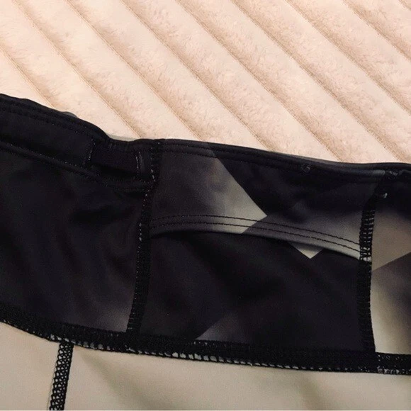 athleta sonar tight magnetic geometric stretch pants