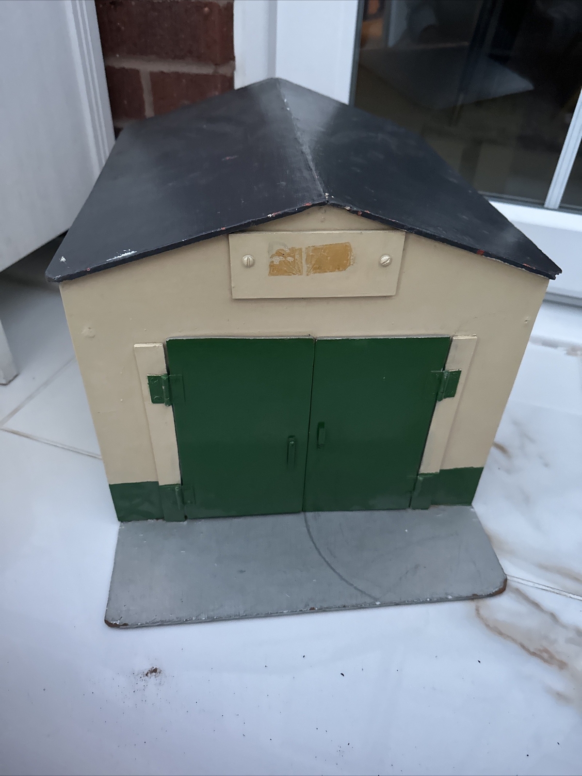 Picture 4 of 24