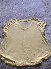 Eddie Bauer Women Short Sleeve V-Neck T-Shirt Yellow Size XL