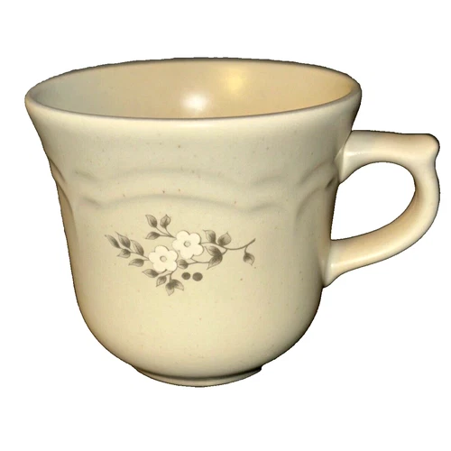 Vintage Pfaltzgraff Heirloom 9-ounce Coffee / Tea Mug EUC Castle Mark