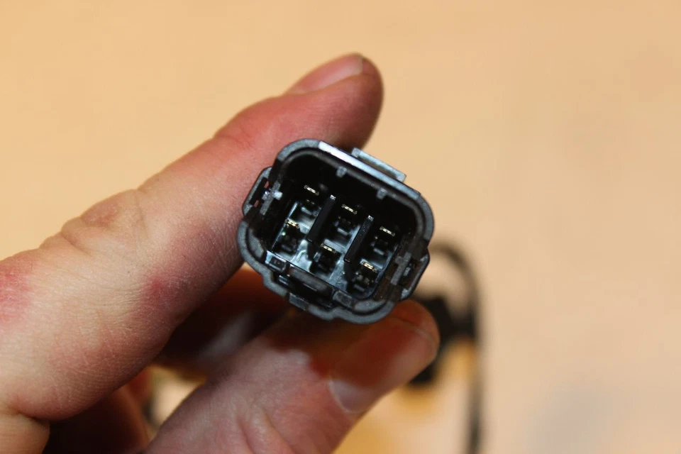 Cuerpos de acelerador Triumph Speed Triple 2011 carrocería arnés de cableado relés de telar Foto 3 de 4