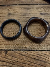 Set of 2 Vintage Resin Bangles – Brown Square & Black Round, Retro Style A00012