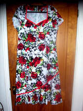 JOE BROWNS SHORT SLEEVE SWEETHEART NECK FLARED COTTON DRESS WHITE RED FLORAL