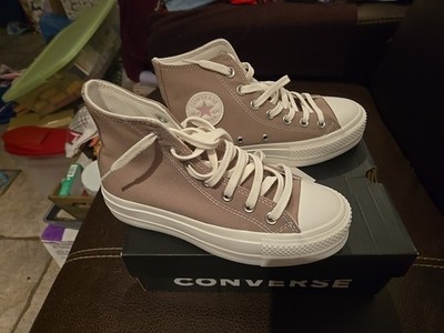 Platform Converse Model A13367C Women's size 6 Cargo White B17