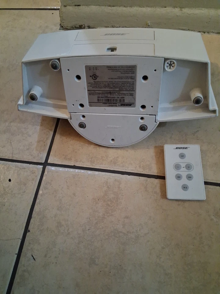 Bose SoundDock Series Digital Music System White W/ Remote Works/Tested - Image 4 of 4