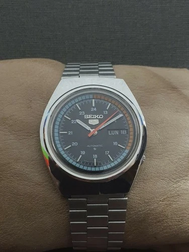 SEIKO 5 AUTOMATIC 6309-8500 VINTAGE 70's RARE 17J JAPAN WATCH.