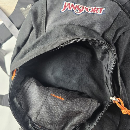 Mochila de día para senderismo al aire libre Jansport Equinox 33 en negro/gris - Imagen 11 de 15