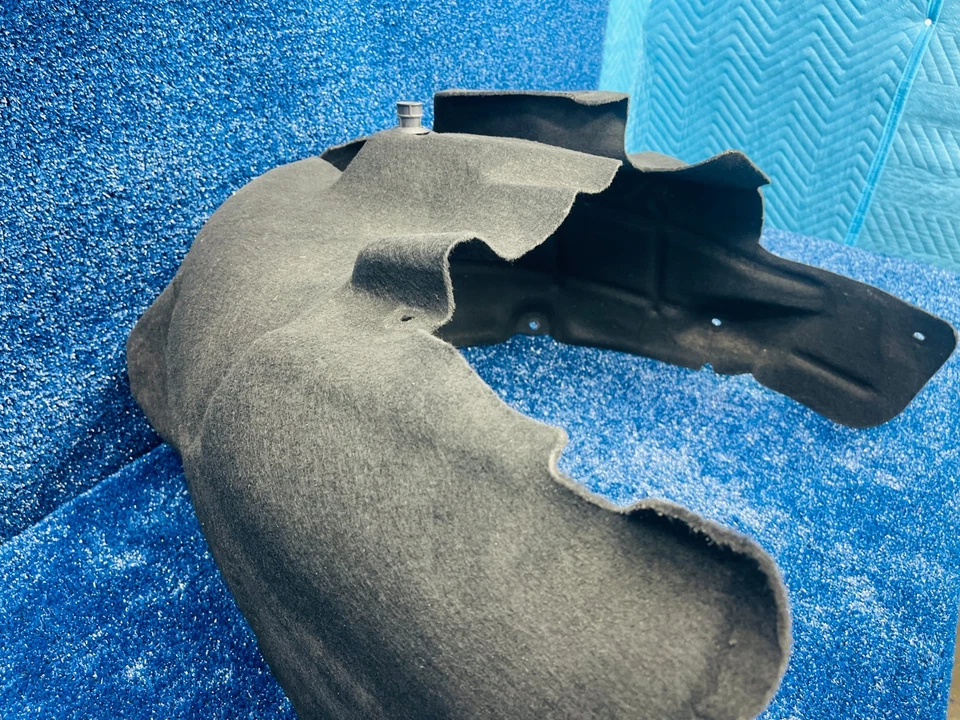 Protector contra salpicaduras forro de pozo de rueda trasera izquierda Chrysler 200 2015-2017 fabricante de equipos originales Foto 4 de 4