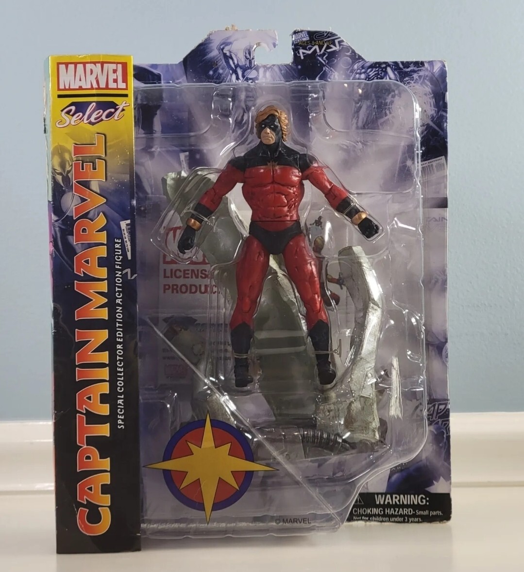 Diamond Select Marvel Select: Captain Marvel Mar-Vell Special Collectors  Edition