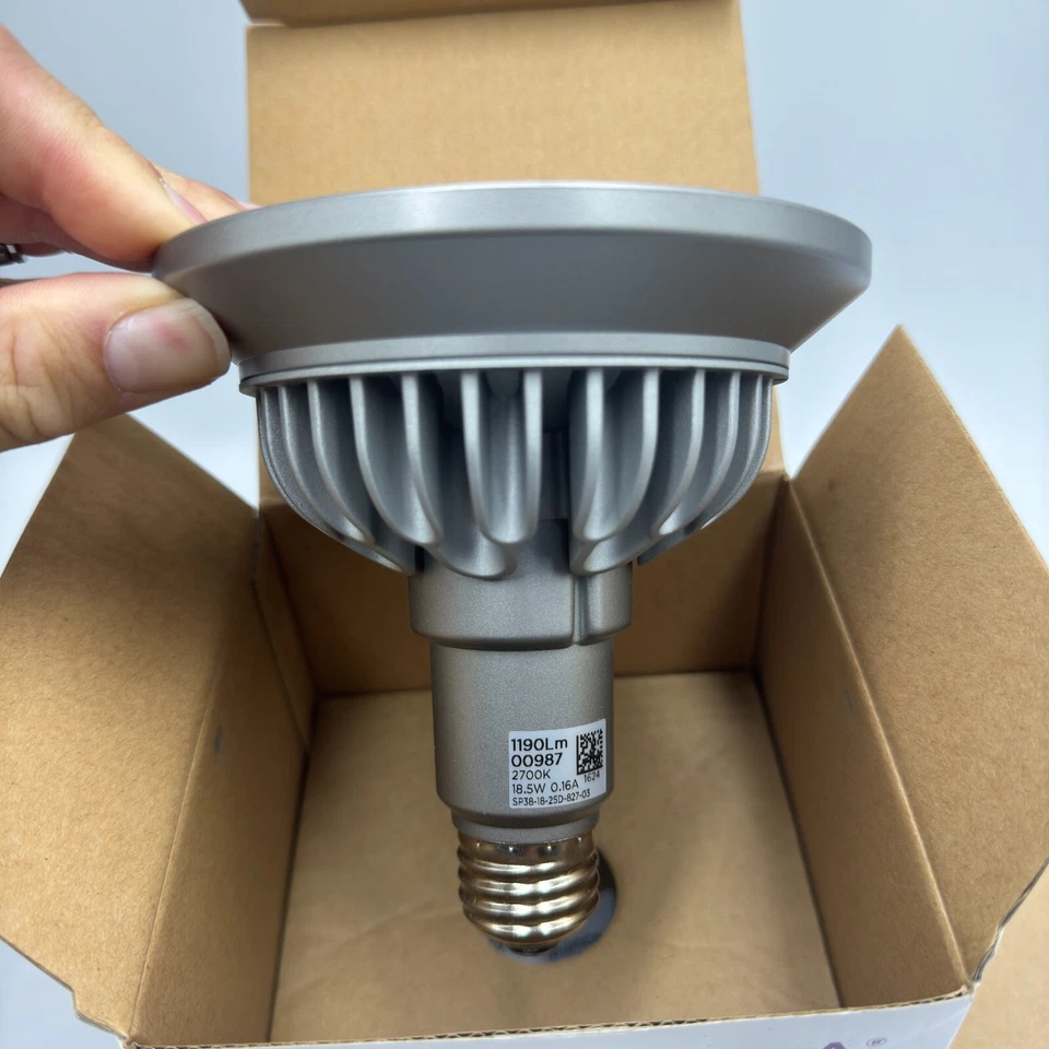 SORAA Brilliant PAR38 SP38-18-25D-827-03 NAED 00987 85-CRI 2700K 18.5W LED NEW - Image 2 of 4